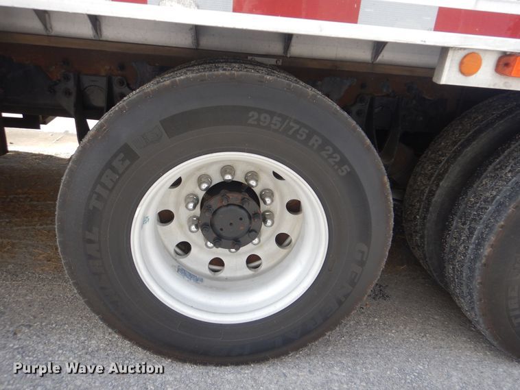 image for item DJ8617 2005 International 4400  flatbed truck