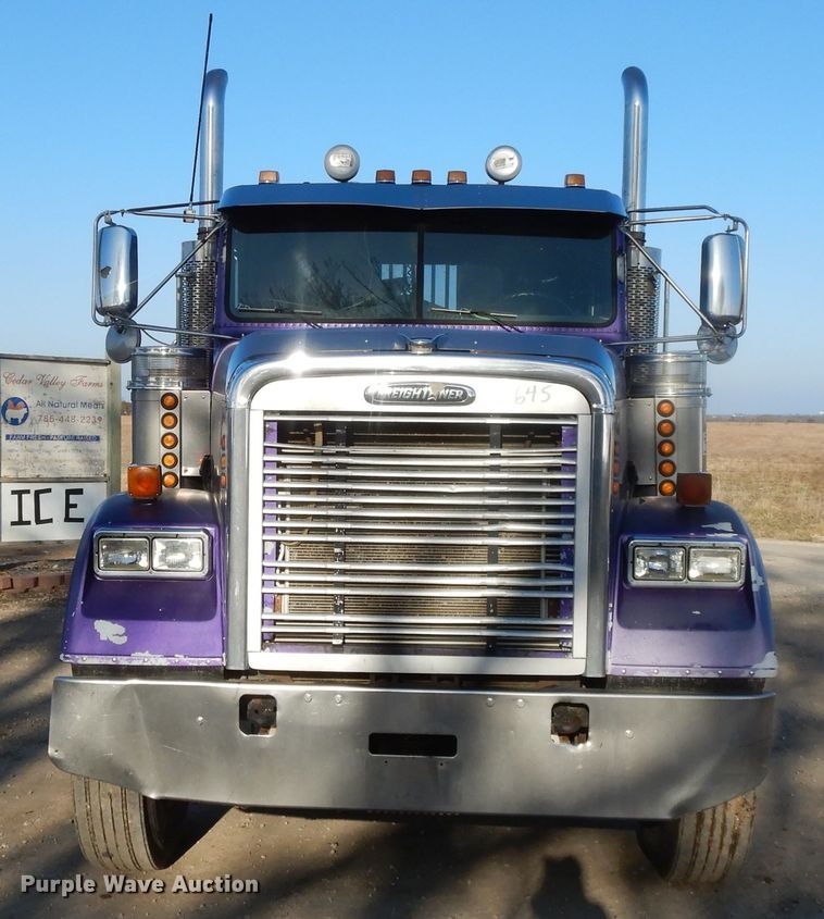 image for item DL2009 2006 Freightliner Classic  semi truck