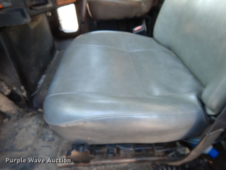 image for item DL2009 2006 Freightliner Classic  semi truck