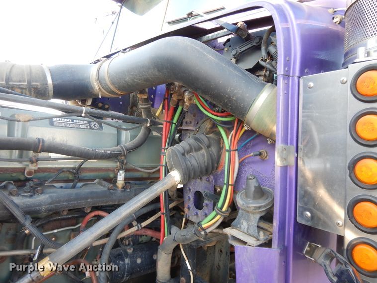 image for item DL2009 2006 Freightliner Classic  semi truck