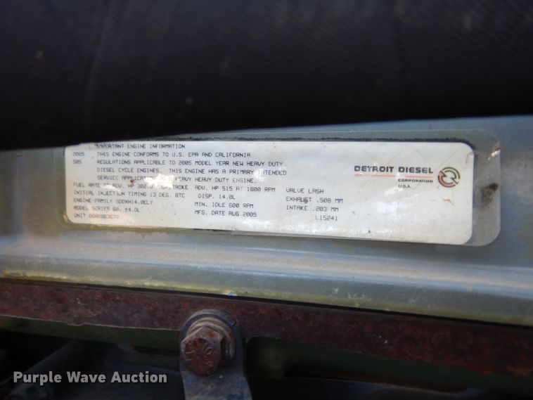 image for item DL2009 2006 Freightliner Classic  semi truck