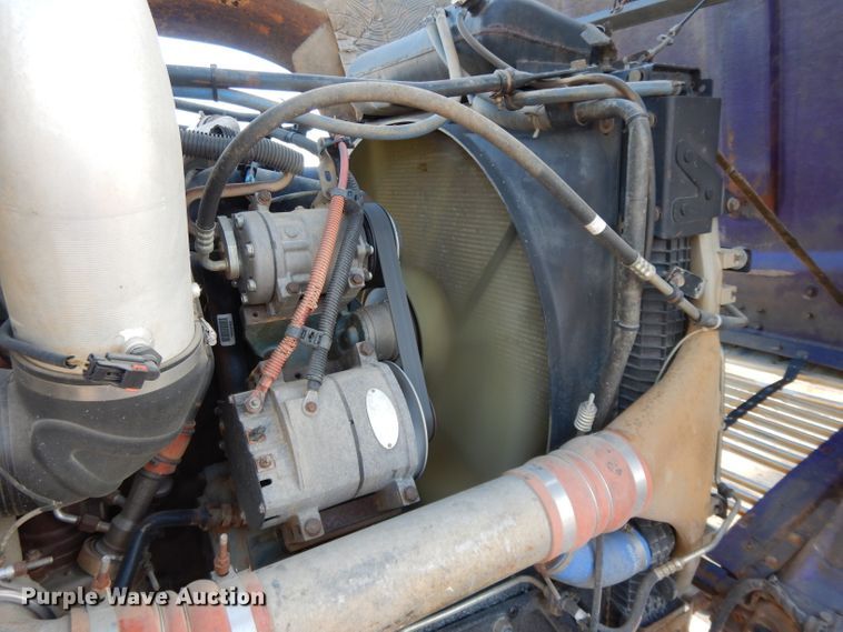 image for item DL2009 2006 Freightliner Classic  semi truck