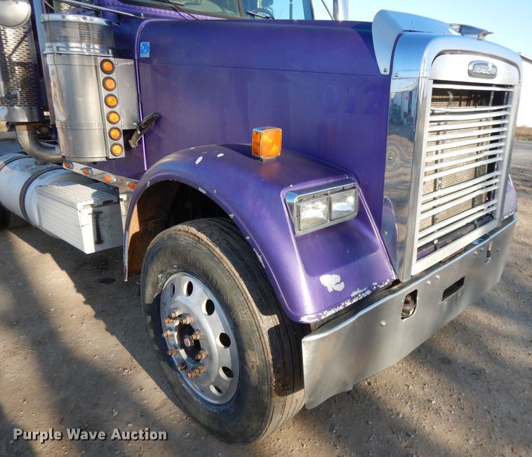 image for item DL2009 2006 Freightliner Classic  semi truck