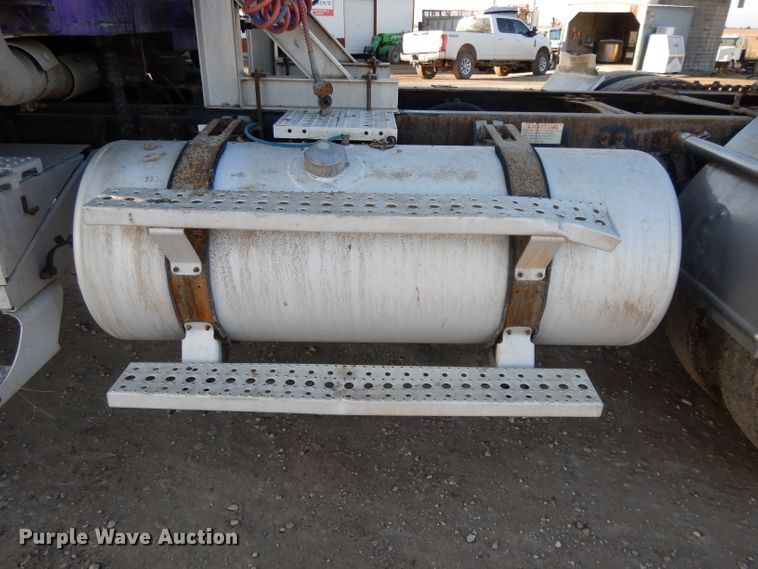 image for item DL2009 2006 Freightliner Classic  semi truck