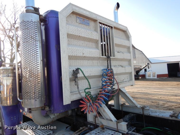 image for item DL2009 2006 Freightliner Classic  semi truck