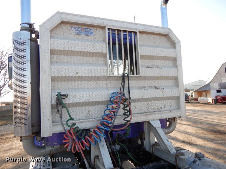 image for item DL2009 2006 Freightliner Classic  semi truck