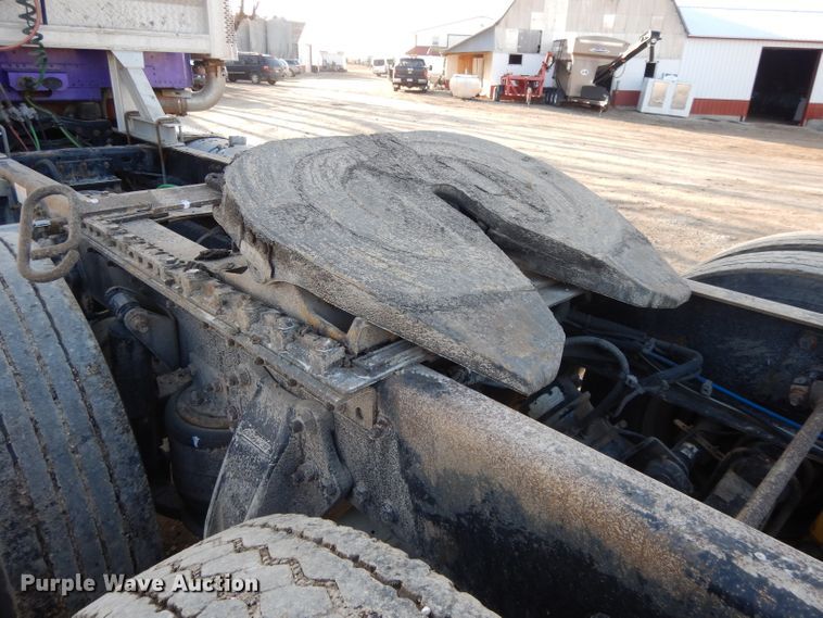 image for item DL2009 2006 Freightliner Classic  semi truck