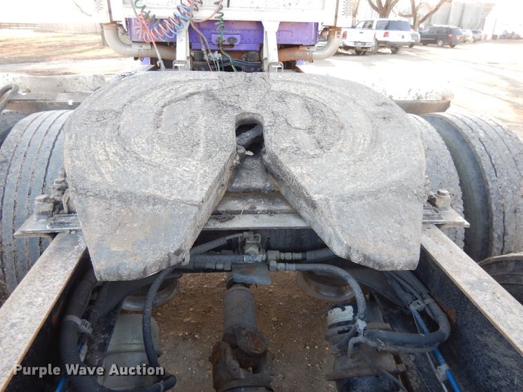 image for item DL2009 2006 Freightliner Classic  semi truck