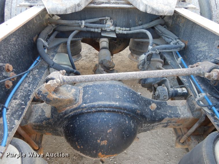 image for item DL2009 2006 Freightliner Classic  semi truck