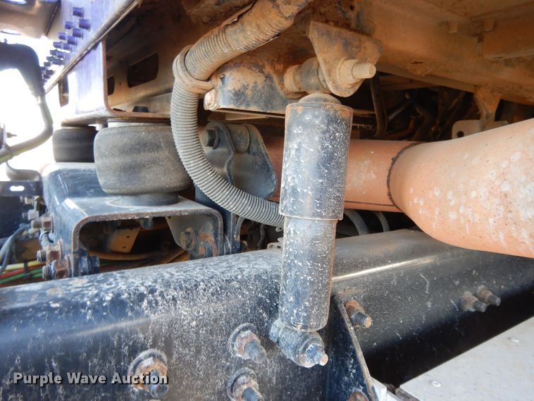 image for item DL2009 2006 Freightliner Classic  semi truck