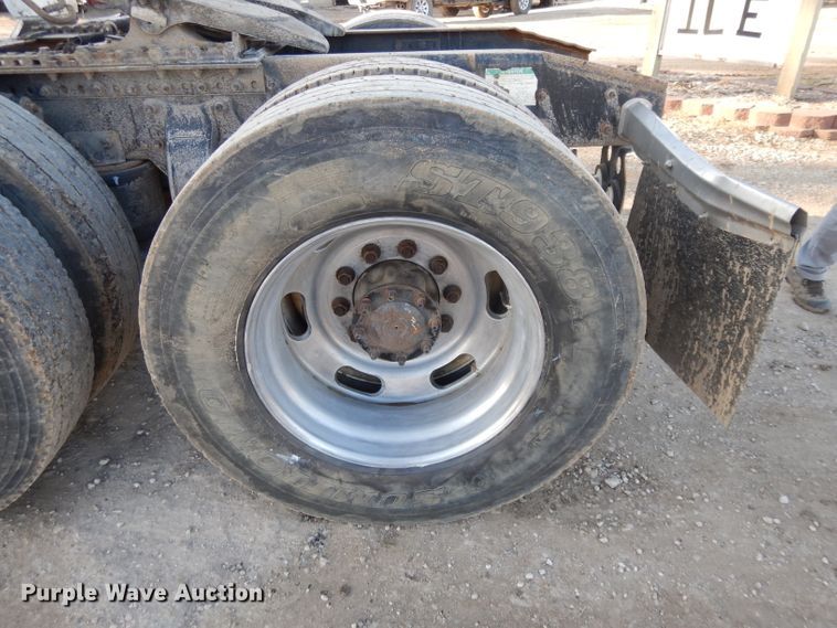 image for item DL2009 2006 Freightliner Classic  semi truck