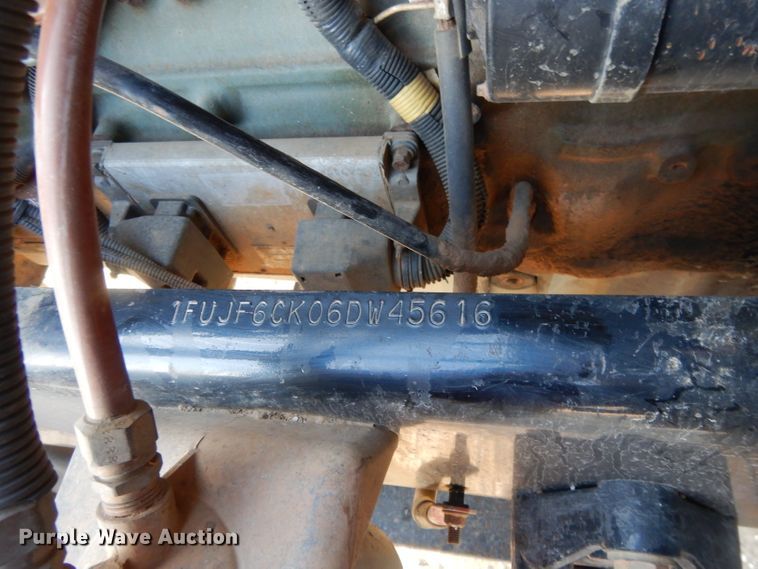 image for item DL2009 2006 Freightliner Classic  semi truck