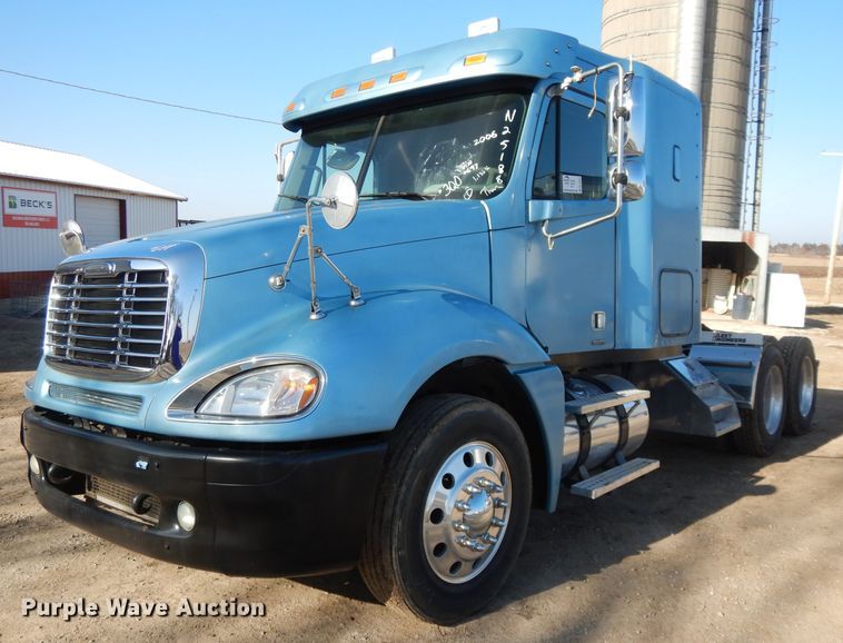 image for item DL2011 2006 Freightliner Columbia  semi truck