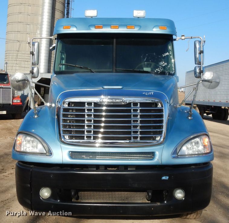 image for item DL2011 2006 Freightliner Columbia  semi truck