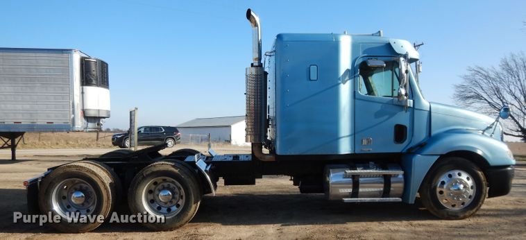 image for item DL2011 2006 Freightliner Columbia  semi truck