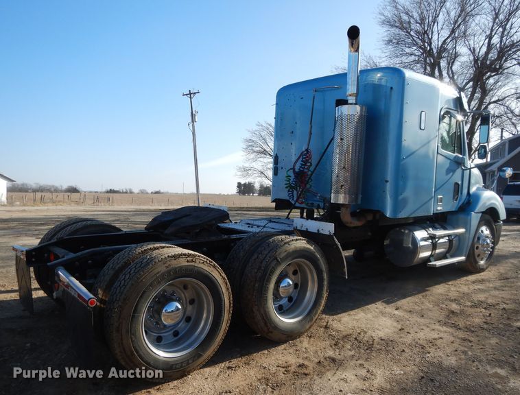image for item DL2011 2006 Freightliner Columbia  semi truck