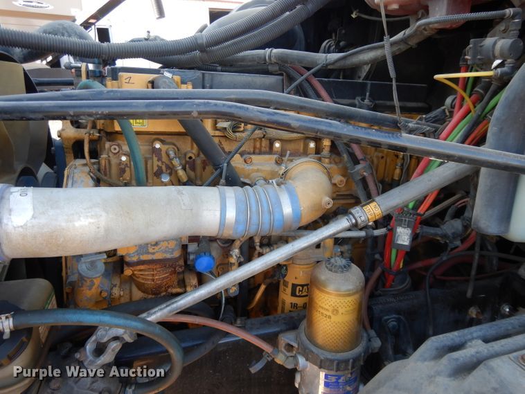 image for item DL2011 2006 Freightliner Columbia  semi truck