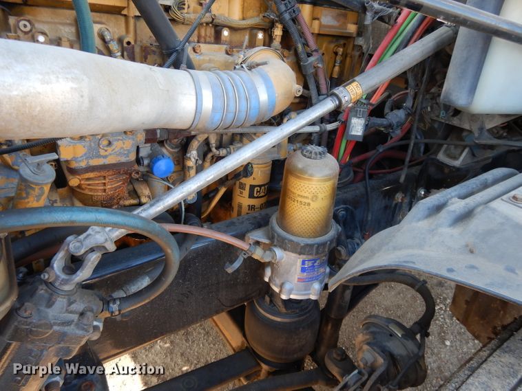 image for item DL2011 2006 Freightliner Columbia  semi truck