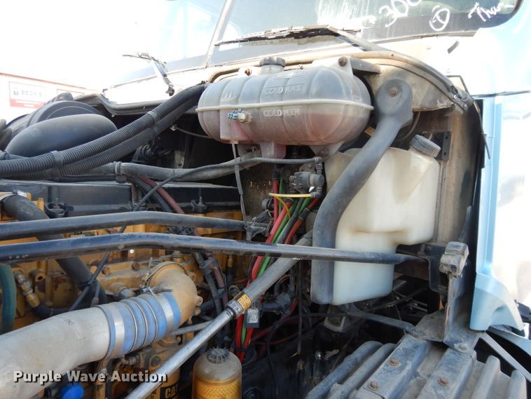 image for item DL2011 2006 Freightliner Columbia  semi truck