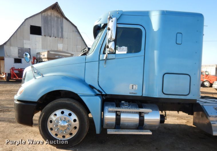 image for item DL2011 2006 Freightliner Columbia  semi truck