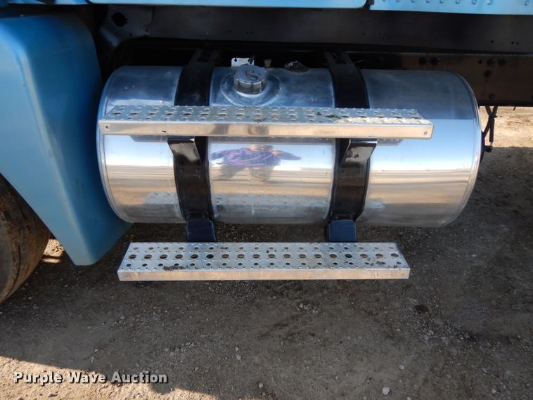 image for item DL2011 2006 Freightliner Columbia  semi truck