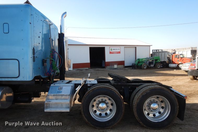 image for item DL2011 2006 Freightliner Columbia  semi truck