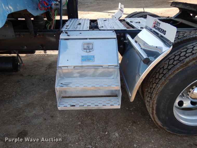 image for item DL2011 2006 Freightliner Columbia  semi truck