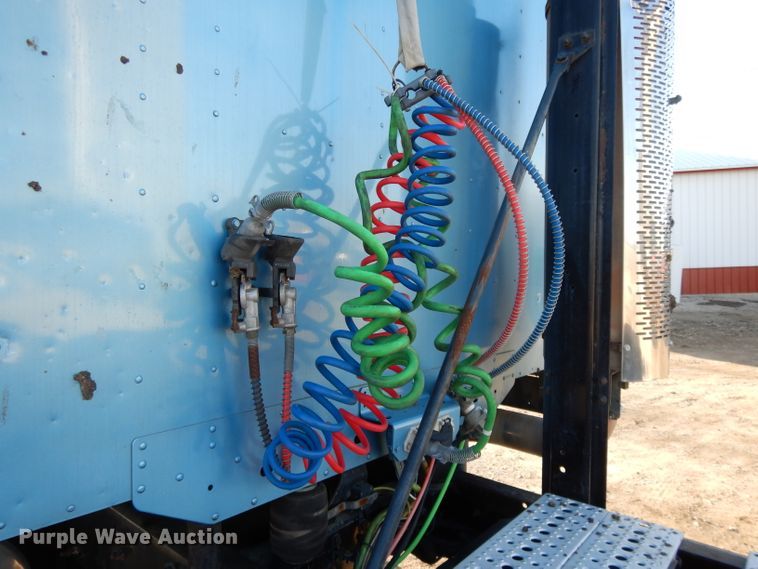 image for item DL2011 2006 Freightliner Columbia  semi truck