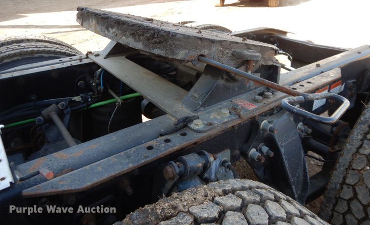 image for item DL2011 2006 Freightliner Columbia  semi truck