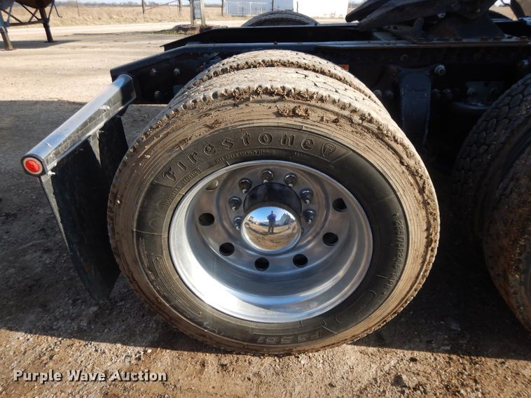 image for item DL2011 2006 Freightliner Columbia  semi truck