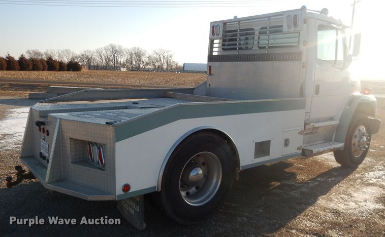 image for item DL2720 1994 Freightliner FL70  flatbed truck