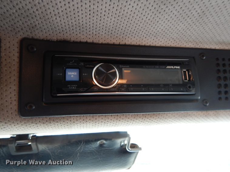 image for item DL2720 1994 Freightliner FL70  flatbed truck