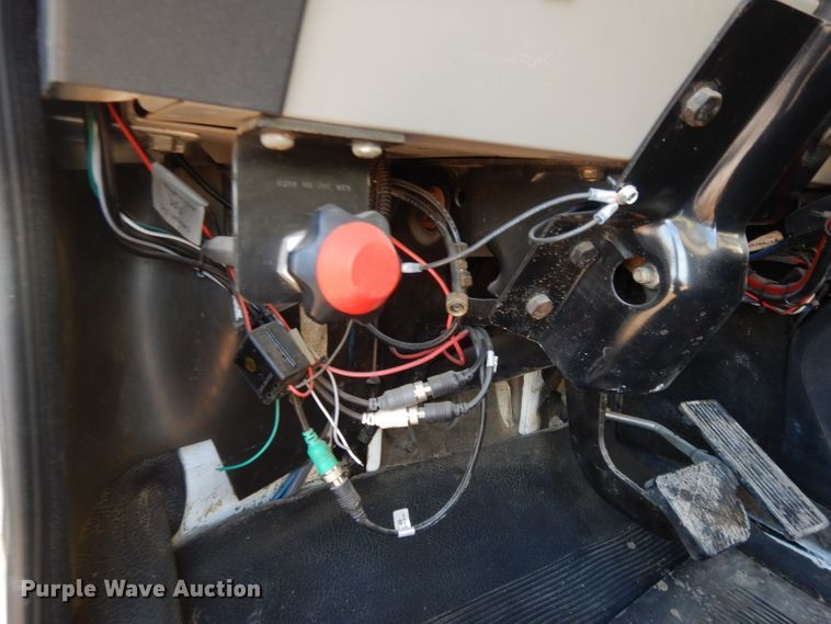 image for item DL2720 1994 Freightliner FL70  flatbed truck