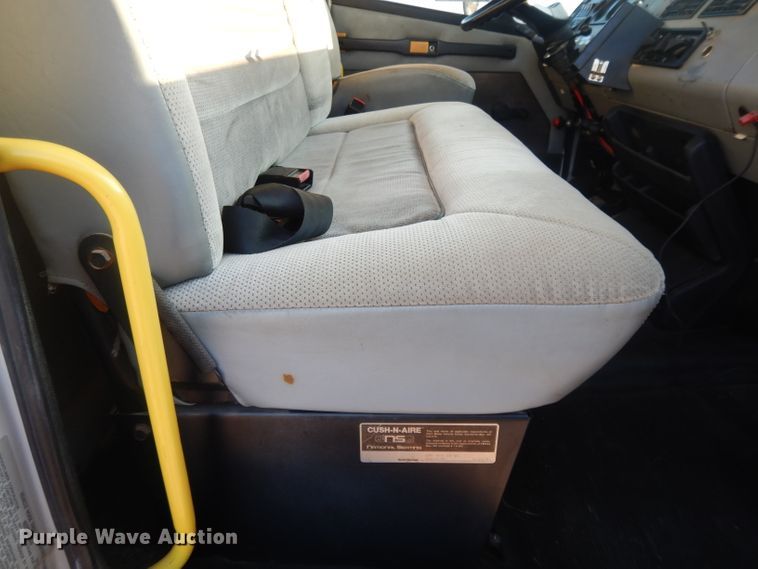 image for item DL2720 1994 Freightliner FL70  flatbed truck