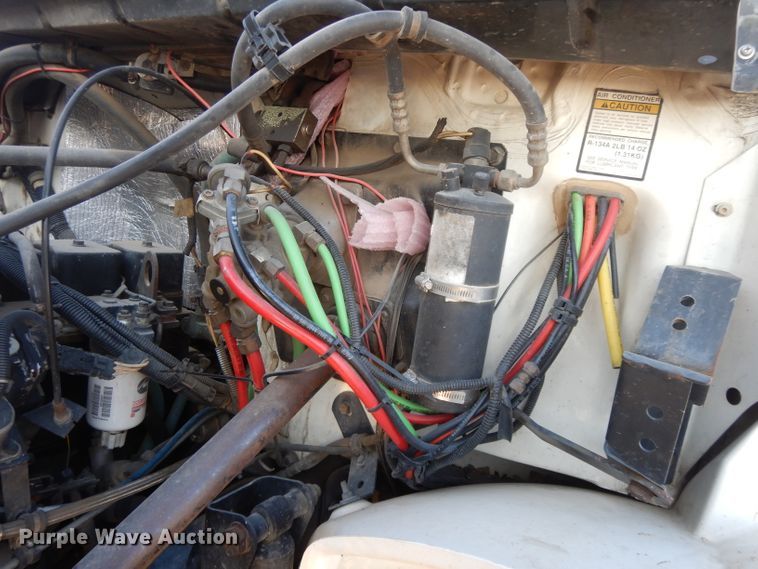 image for item DL2720 1994 Freightliner FL70  flatbed truck