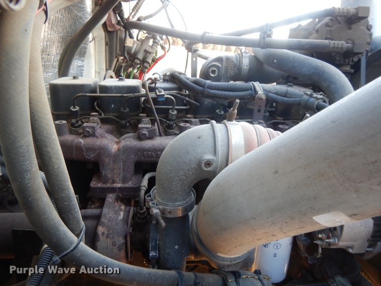 image for item DL2720 1994 Freightliner FL70  flatbed truck