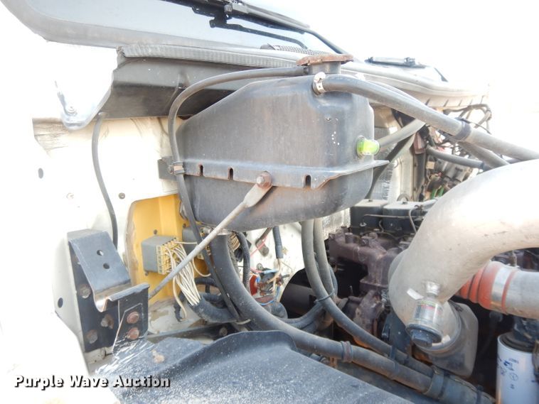 image for item DL2720 1994 Freightliner FL70  flatbed truck