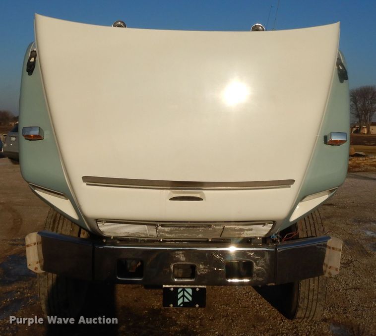 image for item DL2720 1994 Freightliner FL70  flatbed truck