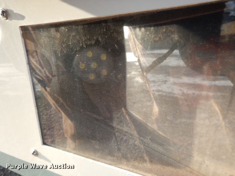 image for item DL2720 1994 Freightliner FL70  flatbed truck