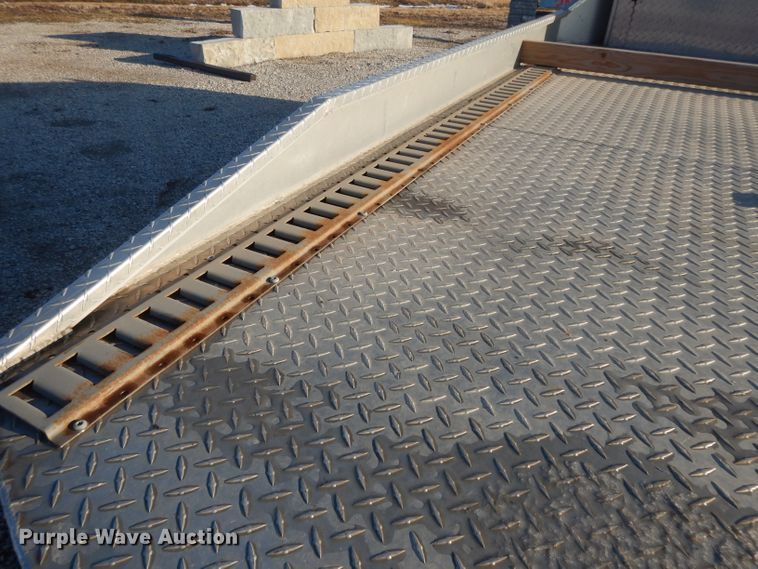 image for item DL2720 1994 Freightliner FL70  flatbed truck