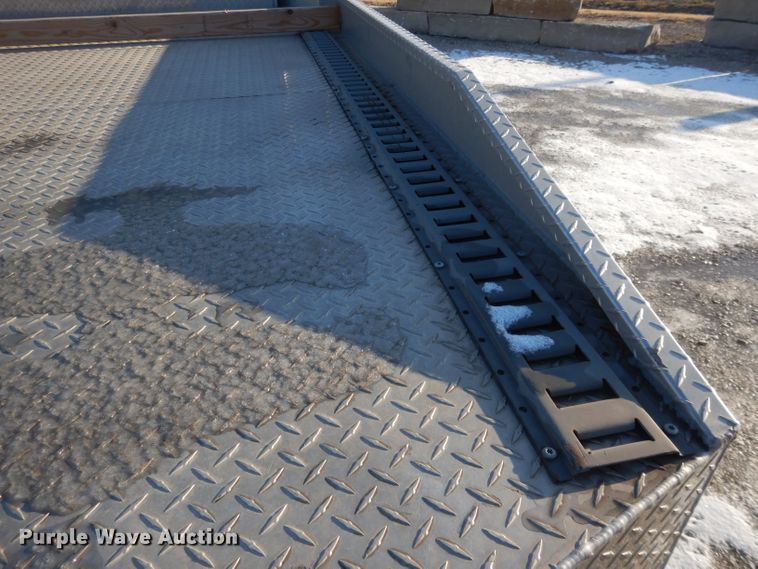 image for item DL2720 1994 Freightliner FL70  flatbed truck