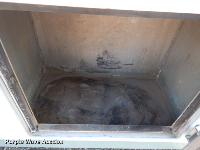 image for item DL2720 1994 Freightliner FL70  flatbed truck