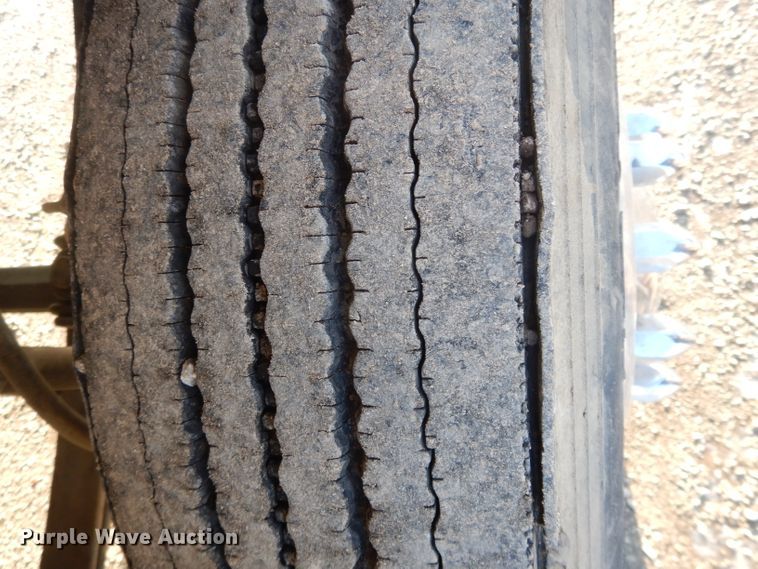 image for item DL2720 1994 Freightliner FL70  flatbed truck