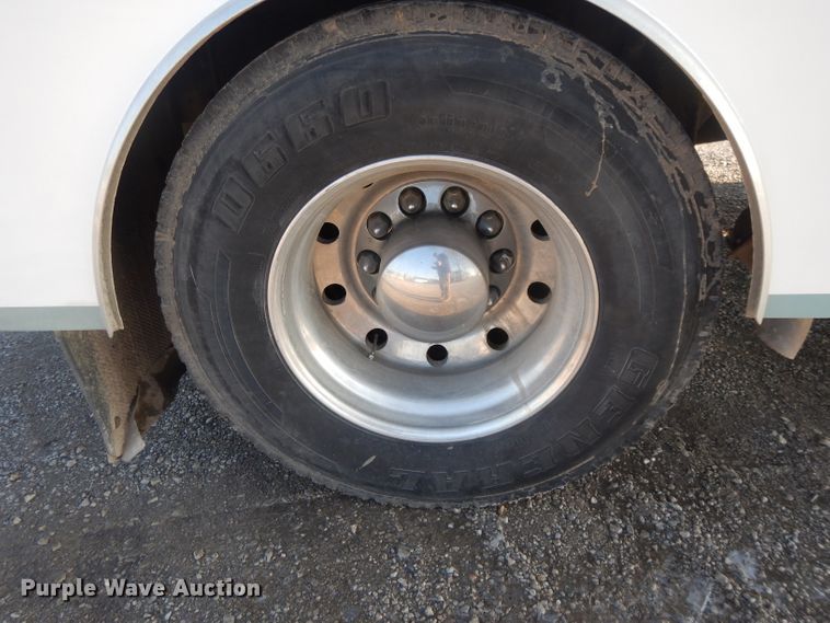 image for item DL2720 1994 Freightliner FL70  flatbed truck