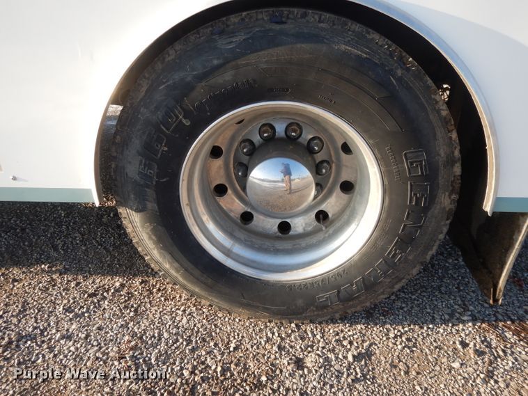 image for item DL2720 1994 Freightliner FL70  flatbed truck