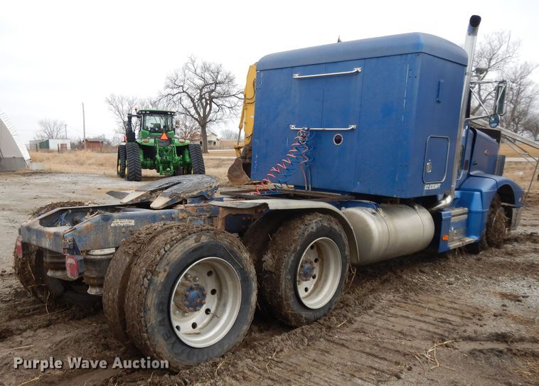 image for item DL2746 1989 Peterbilt 377  semi truck