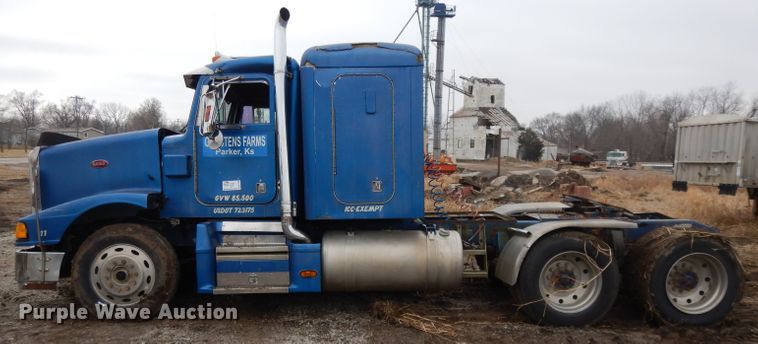 image for item DL2746 1989 Peterbilt 377  semi truck