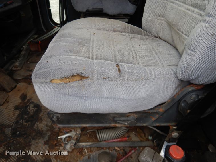 image for item DL2746 1989 Peterbilt 377  semi truck