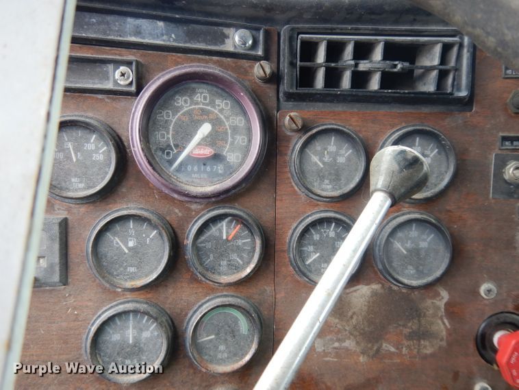 image for item DL2746 1989 Peterbilt 377  semi truck