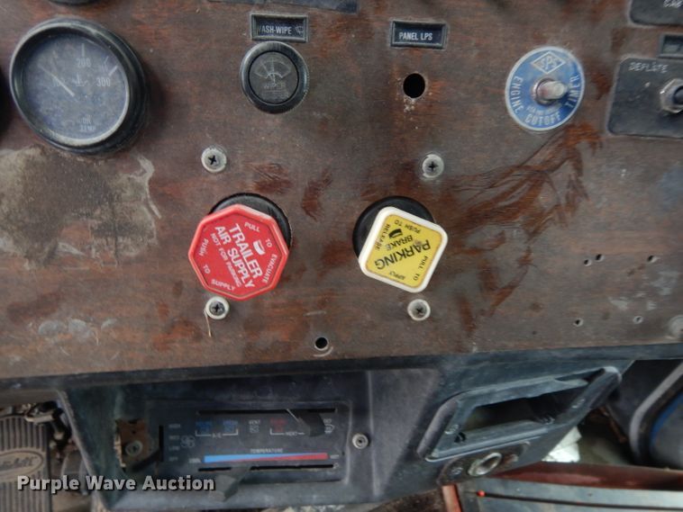 image for item DL2746 1989 Peterbilt 377  semi truck